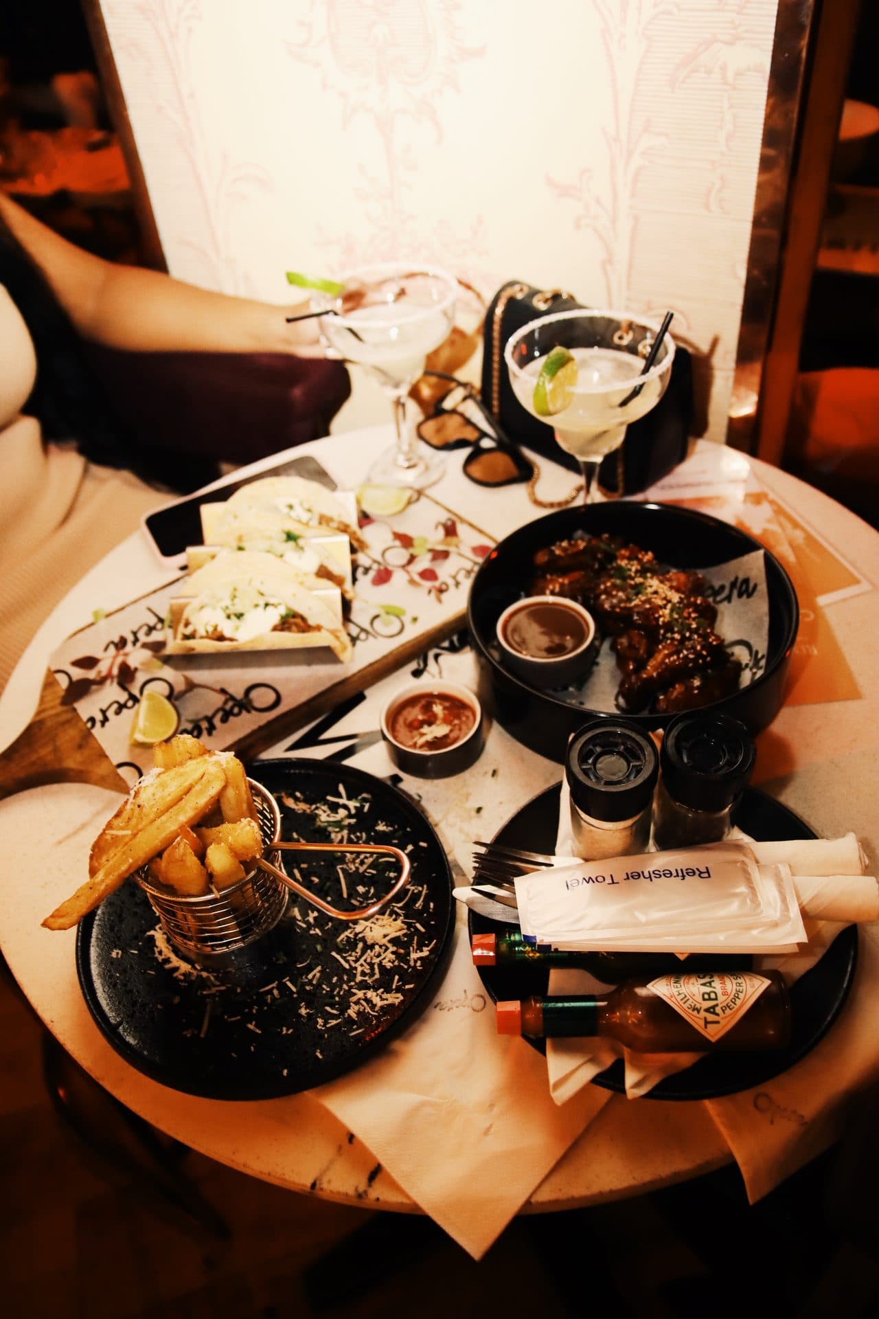 2028-01-01, 01 49 30